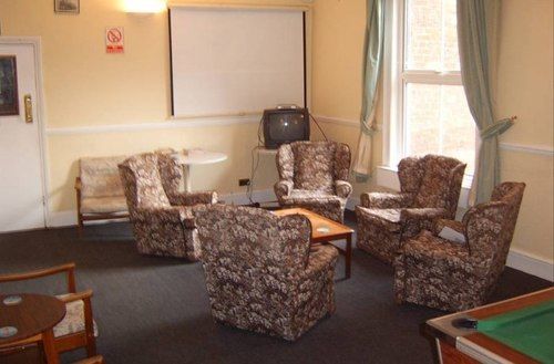 The Pines Guest Accommodation Chippenham  Exterior photo